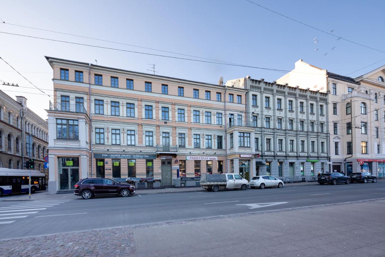 Merkela Loft Apartment Beside Vermanes Park Riga Exterior foto